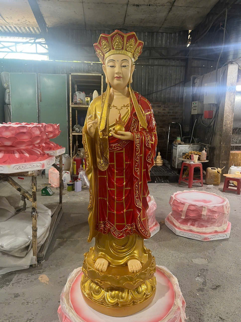 Địa Tạng đứng 1m25 sơn vàng y đỏ